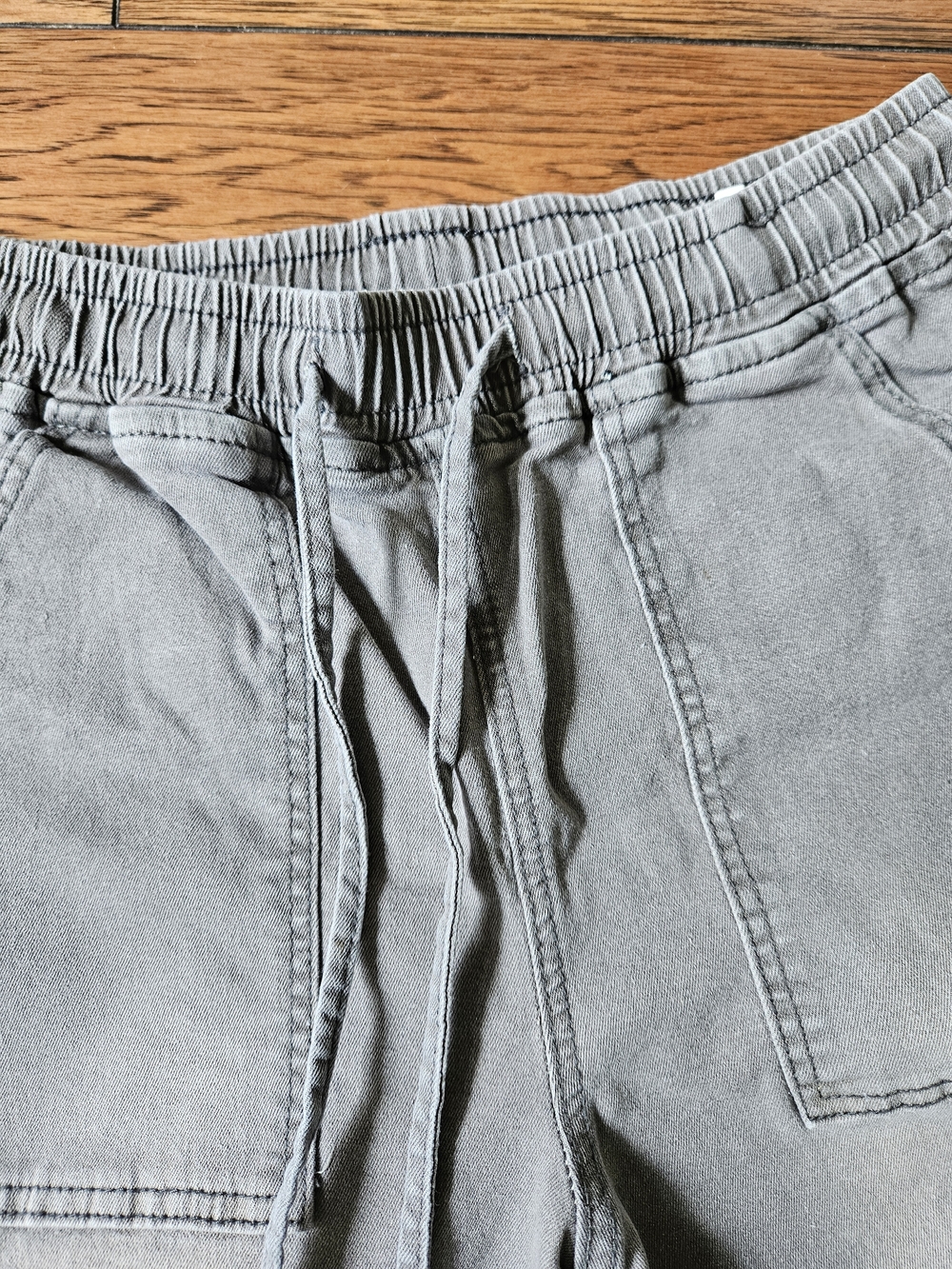 NWT Wide Leg Drawstring Pants in Light Gray - Picture 4 of 7